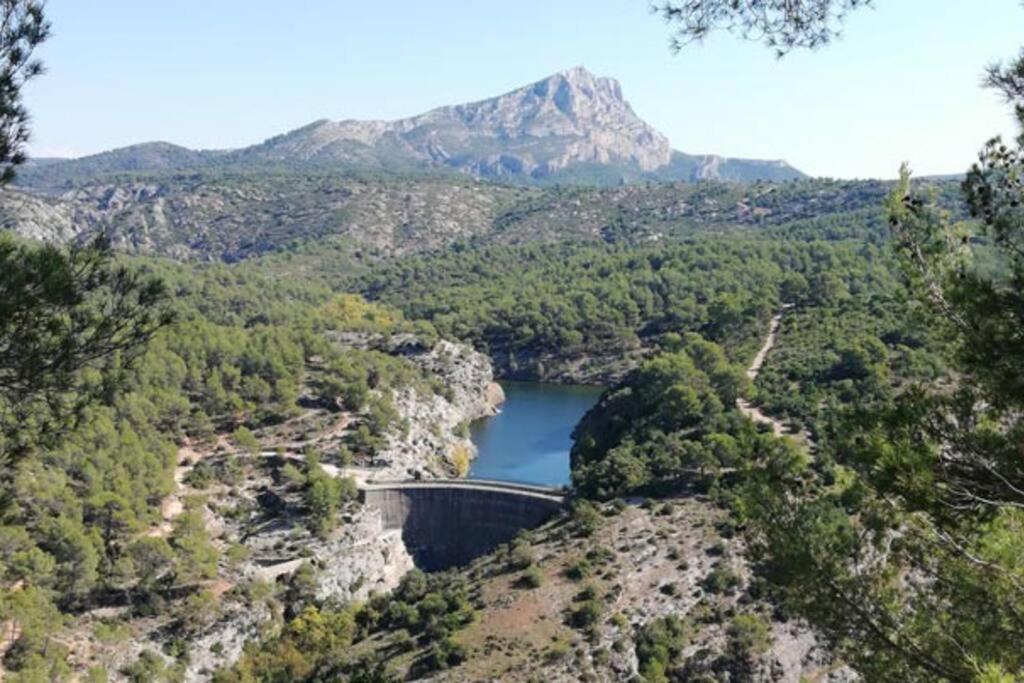 Maison + Piscine A 10 Min D'aix En Pce Hébergement de vacances *