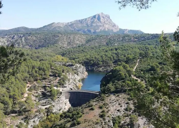 Maison + Piscine A 10 Min D\'Aix En Pce